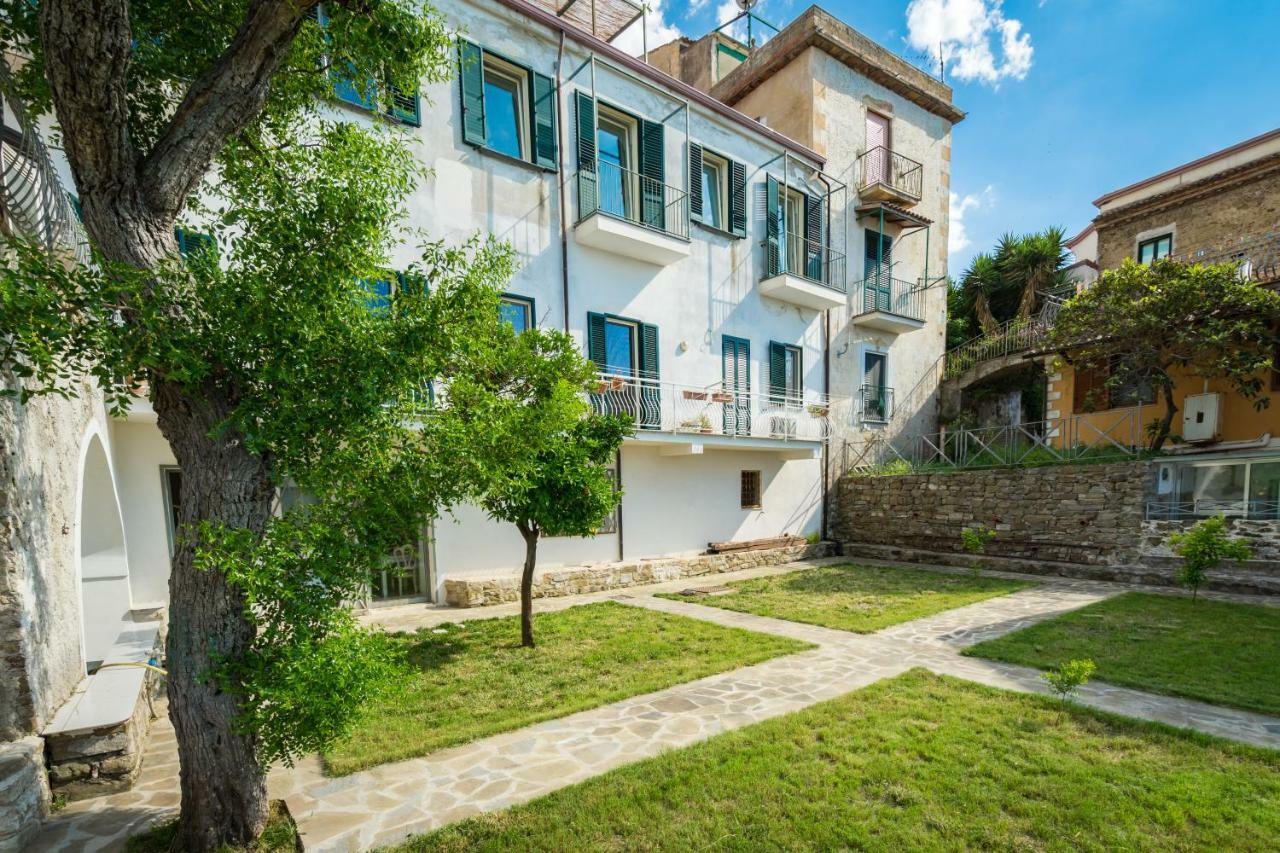Borgo Dei Saraceni - Domus Indomita Bed and Breakfast Agropoli Eksteriør billede